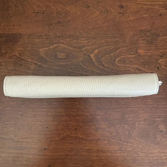 NWOT Kate Spade Beige and Cream Wallet - Picture 13 of 13